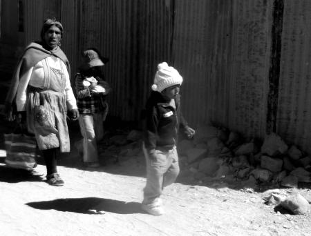 Passants à Uyuni